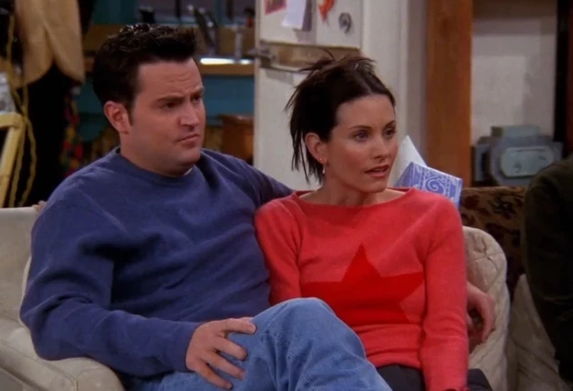 Картинки из 13 серии 6 сезона сериала Друзья